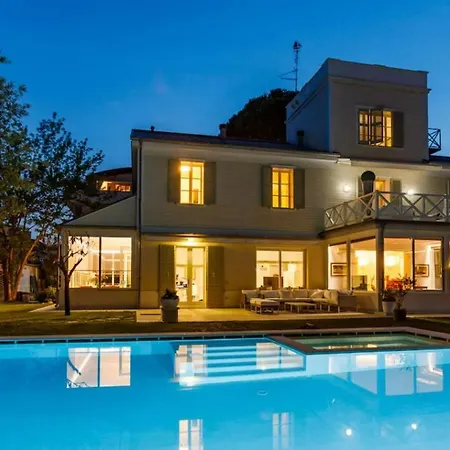 Апартаменты With Private Pool 200m From The Марина-ди-Пьетрасанта