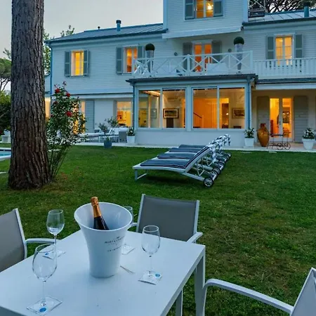 Апартаменты With Private Pool 200m From The *