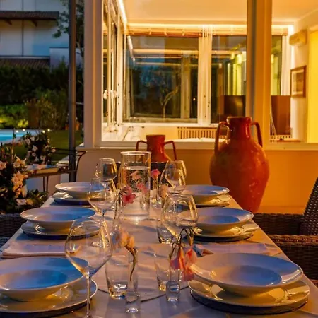 With Private Pool 200m From The Апартаменты Марина-ди-Пьетрасанта