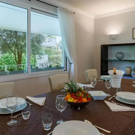 With Private Pool 200m From The Апартаменты Марина-ди-Пьетрасанта